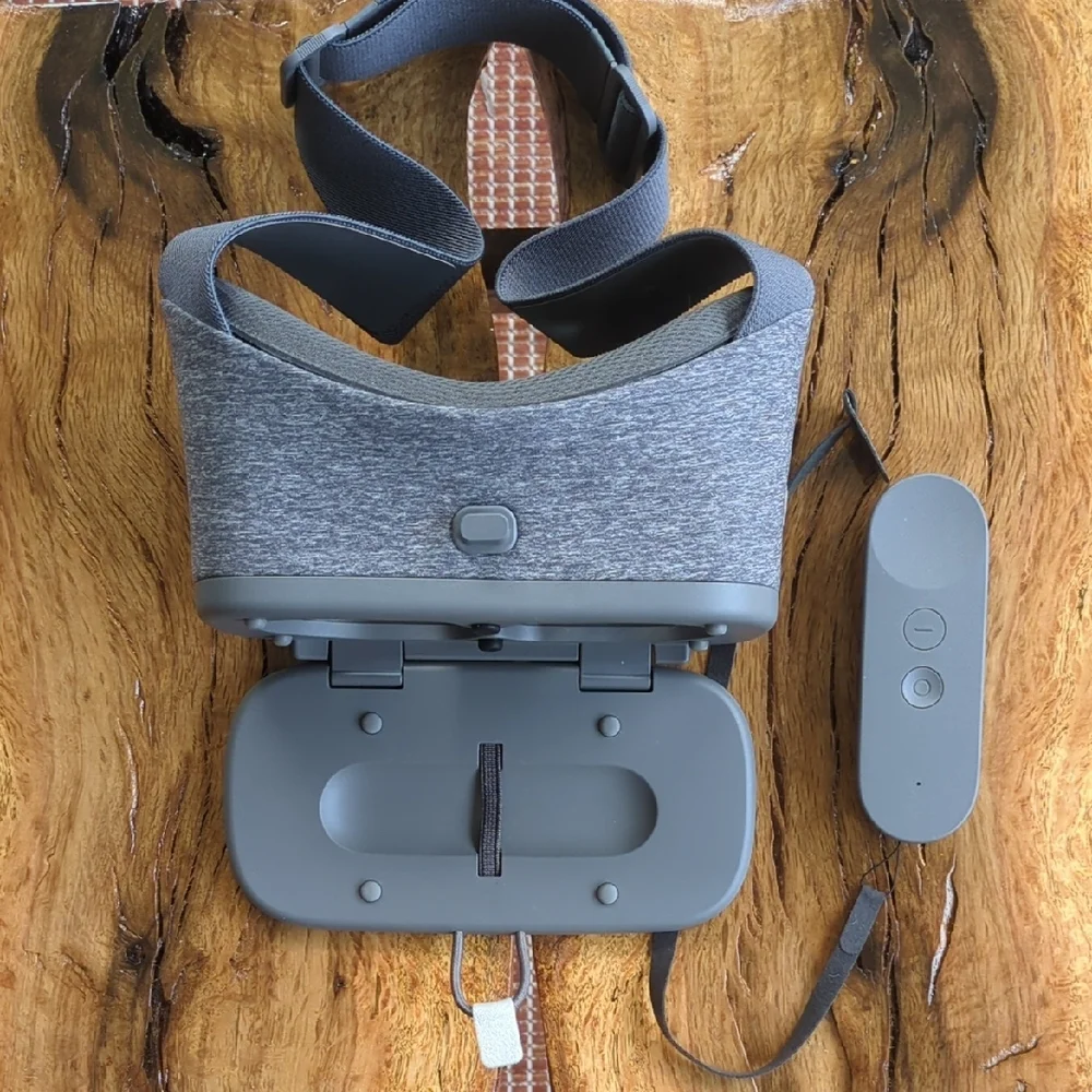 Google Daydream View Gray Smartphone VR Headset
